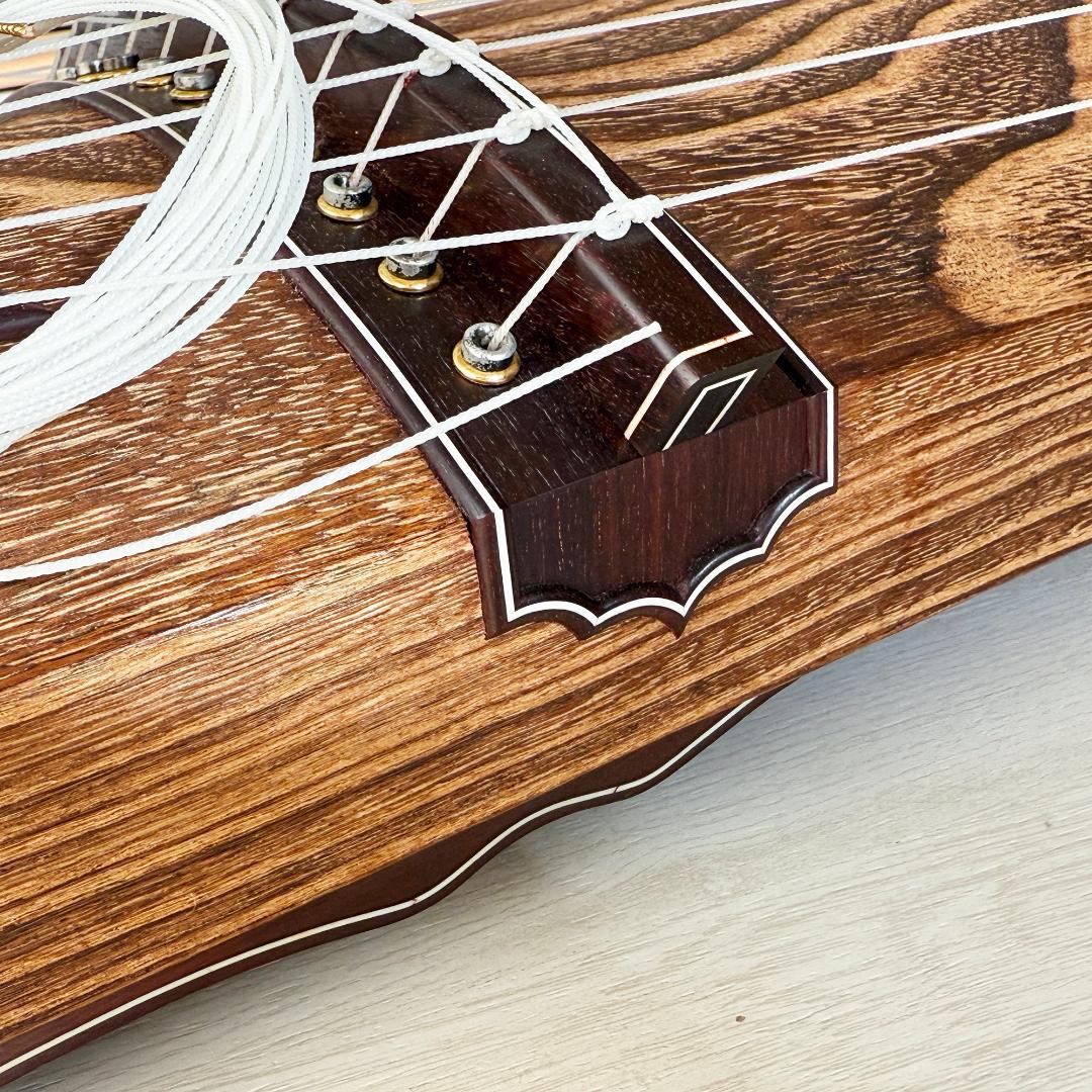 最高級 琴 13弦 綾杉彫り 山有 山田流 舟一刀 玉緑