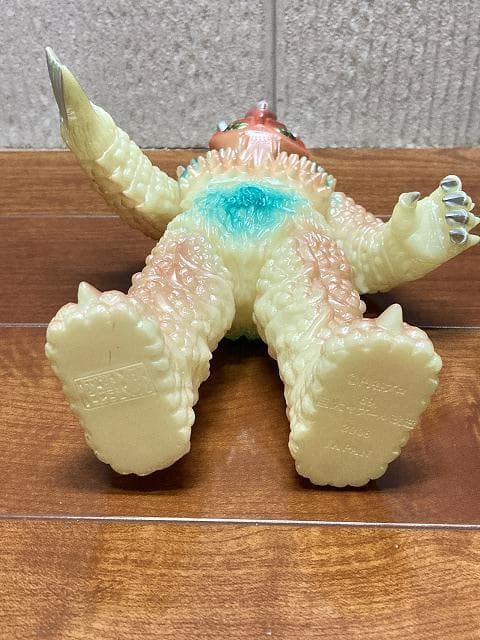 超絶レア！　やまなや　蓄光　改造巨大ヤプール　ソフビ