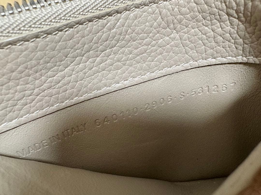 ク*エ様 BALENCIAGA ベージュ カードケース 小銭入れ 専用袋付き