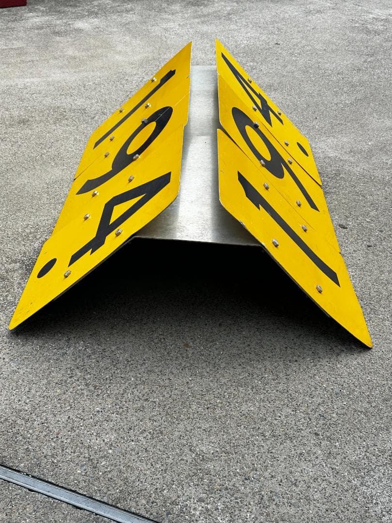 空港の誘導路または滑走路補助標識、米国 FAA 仕様タイプ アメリカ看板標識