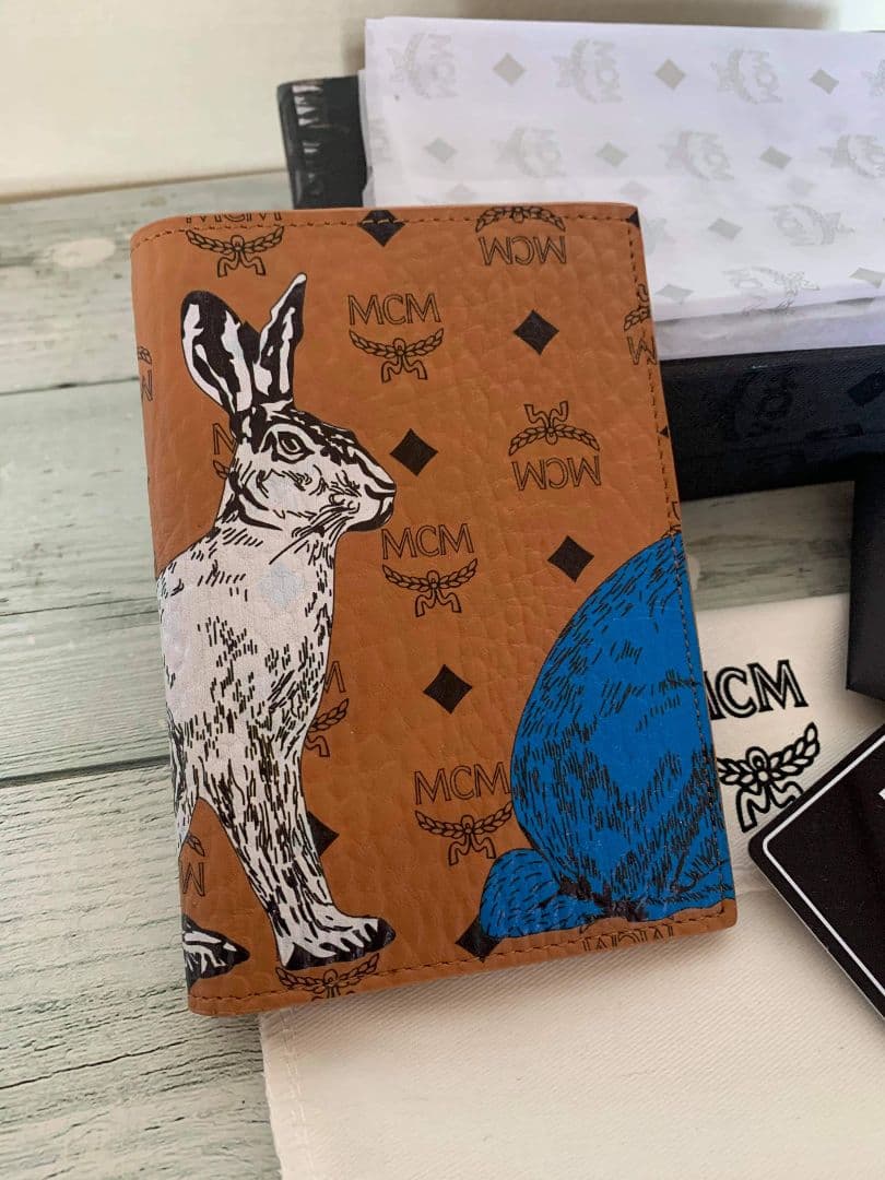 MCM ラビット プリント パスポート財布