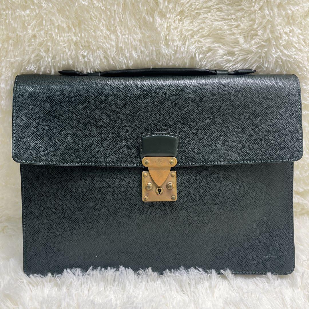 ルイヴィトン タイガ セルヴィエット クラド　タイガ ビジネスバッグ 通勤