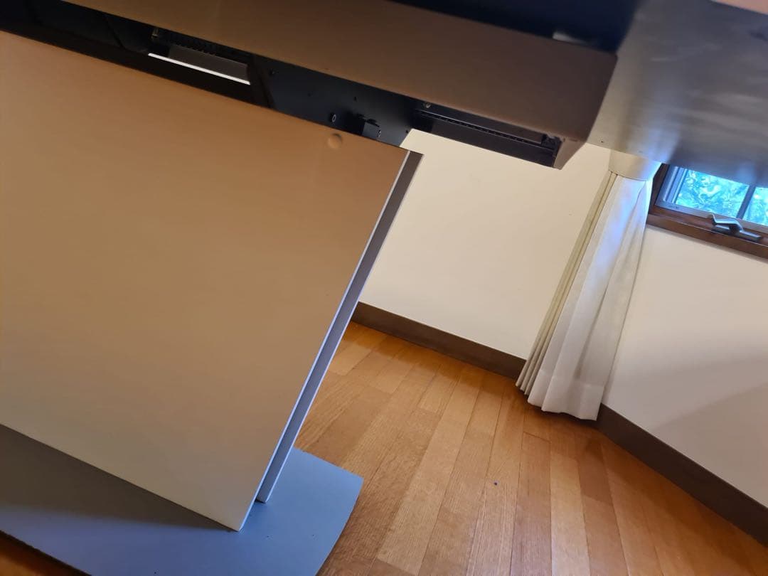 エリ Boconcept ミラノ　伸縮式　ダイニングテーブル　ホワイト