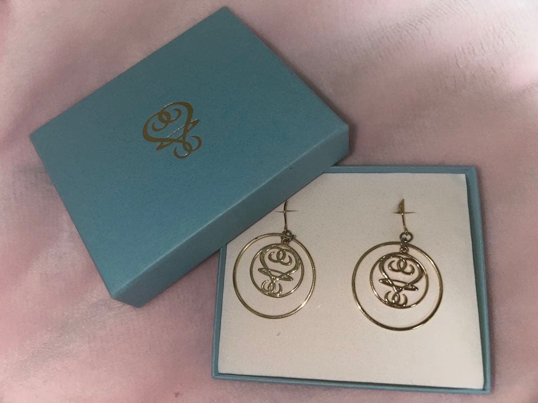 藤井フミヤ☆ピアス☆FFマーク☆商品説明確認 - メルカリ