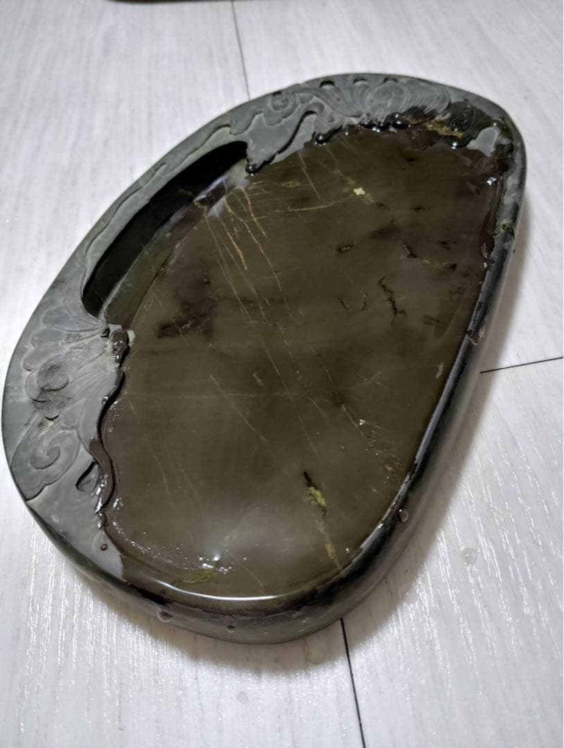 端渓硯 ◇旧老坑水巖・魚脳砕凍・胭脂暈・金綫