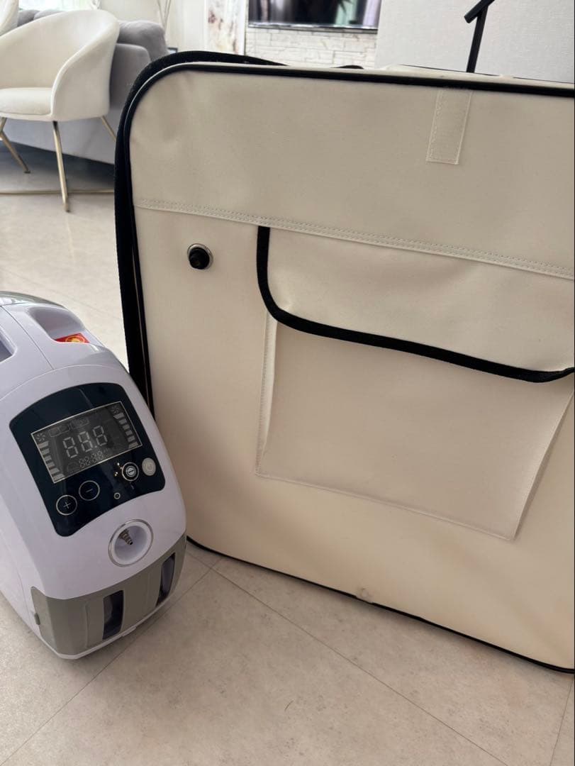 ペット向け酸素室 高性能酸素濃縮器とペットオキシホテルスクエアM