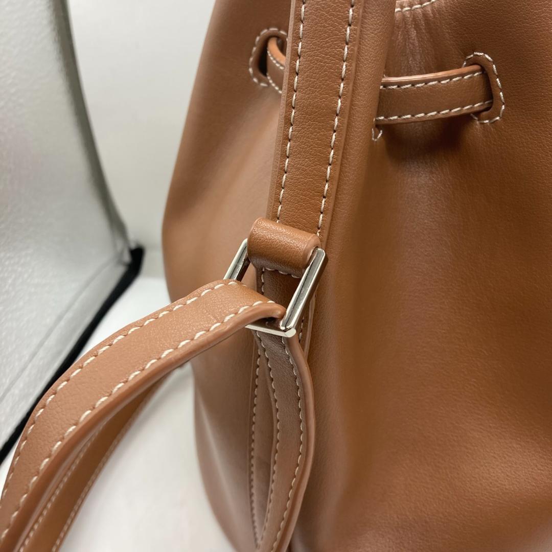 ▼美品　vasic CLUB MINI ショルダーバッグ　レザー　ブラウン