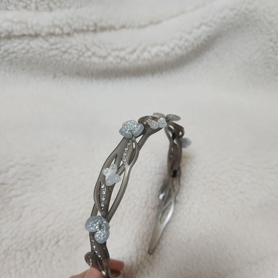 アレクサンドルドゥパリ　グレーのカチューシャ