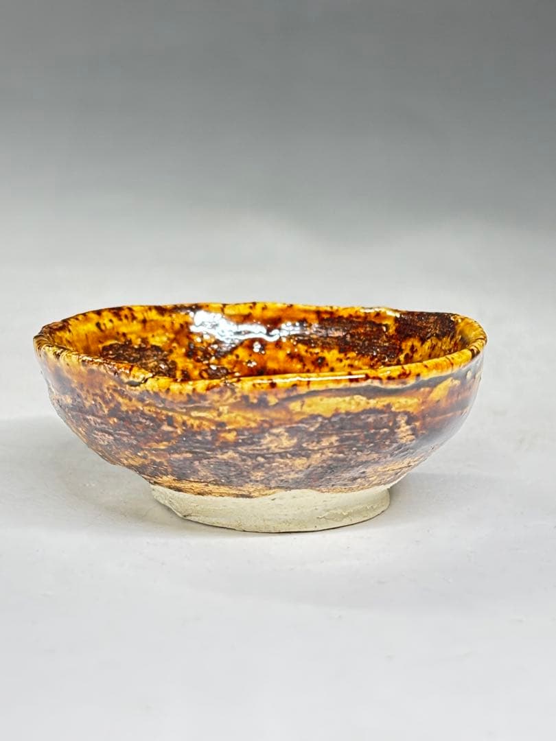 『川喜田半泥子』造 円満盃 銘「神風」共箱 ぐい呑 盃 酒器 酒杯 中上 ///NAKAGAMI - 川喜田半泥子 絵粉引杯 | 古美術品専門サイト