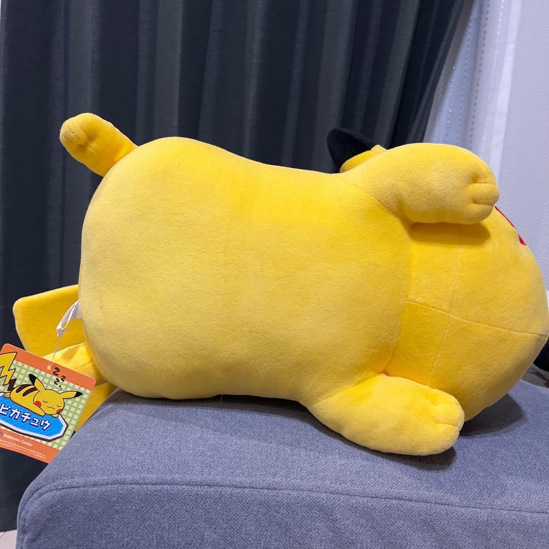 ポケモンセンターオリジナル　ぬいぐるみ　BIGサイズ　すやすやピカチュウ