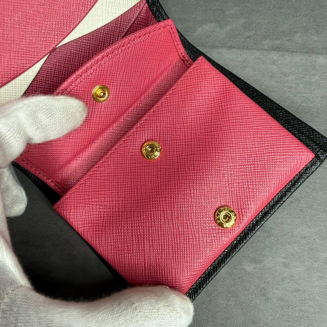 RFID搭載】PRADA サフィアーノレザー 二つ折り財布 マルチカラー 黒