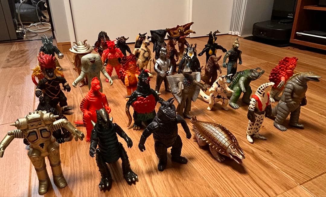 ウルトラマンシリーズ 怪獣、ウルトラマンソフビ80体まとめ売り