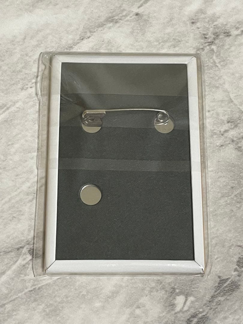 医者 白衣 スクエア缶バッジ トラファルガー・ロー 麦わらストア