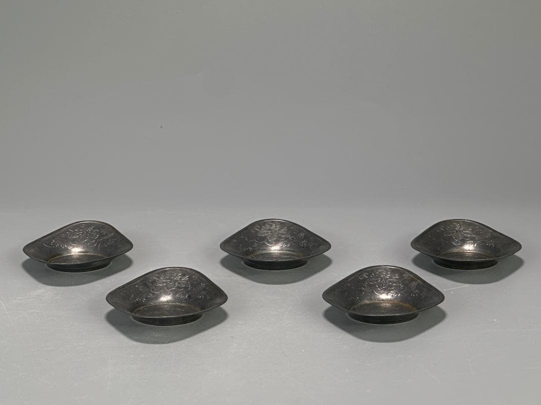 25.10.8-1 煎茶道具　錫製　鳳凰文茶托　五客