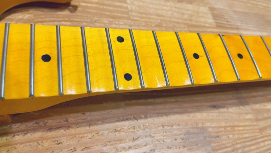 値下げ】リバースヘッド スキャロップネック ストラトシェイプ