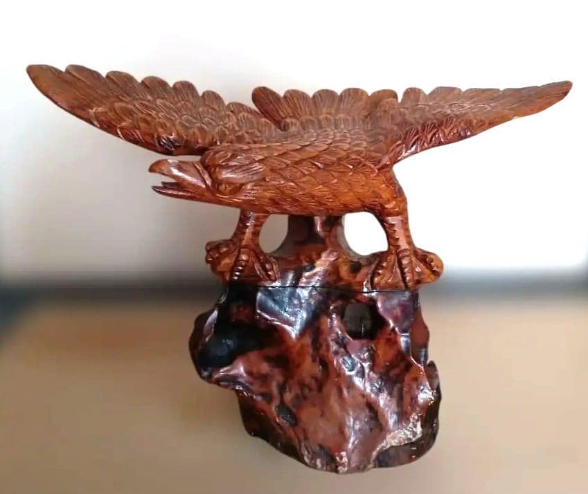 大型 木彫り 鷲 置物 一刀彫 彫刻芸術品 ヴィンテージ 民芸品