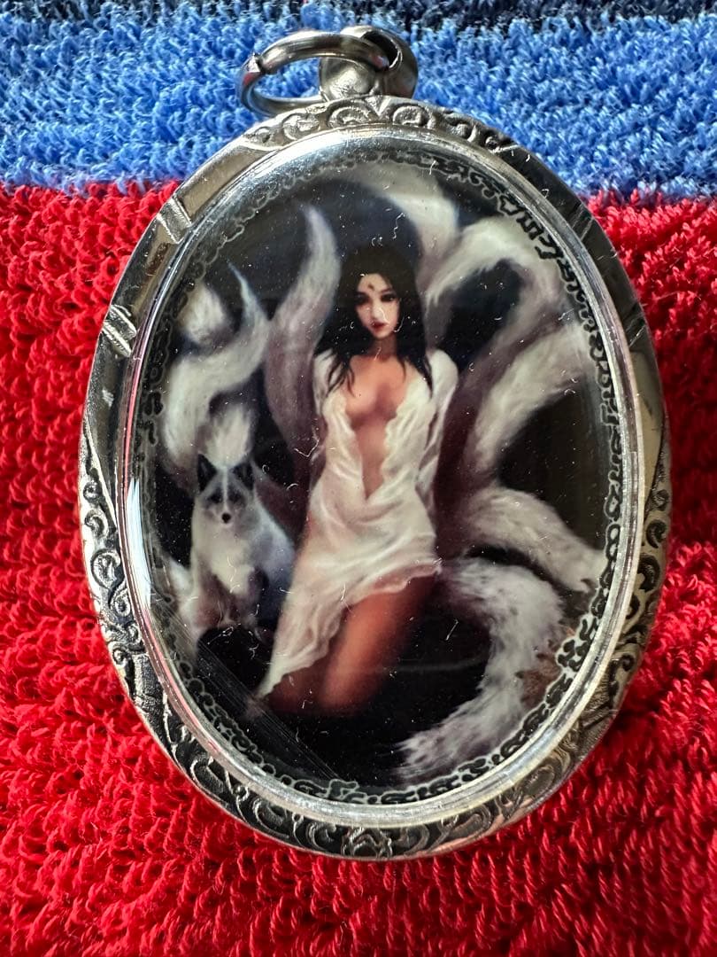 激レア！タイのお守りプラクルアン！九尾の狐！専門店にて購入