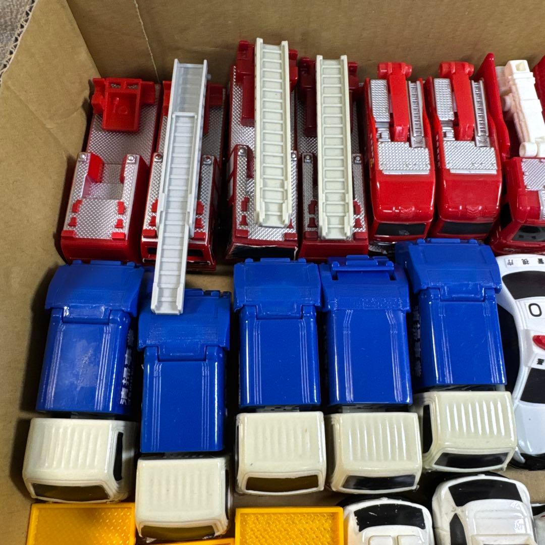 TOMICA トミカ トミー ミニカー 53台まとめ 消防車 救急車 パトカー