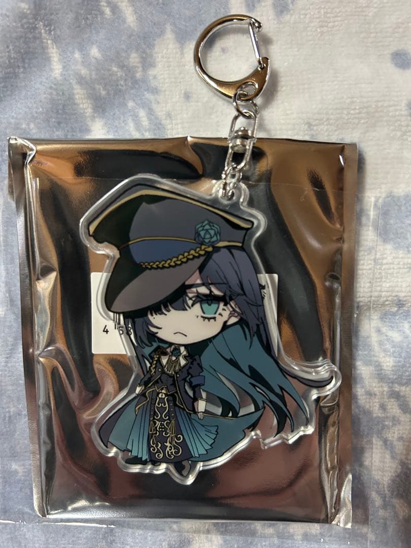 Ado よだか 活発婉麗！アクリルキーホルダー - メルカリ