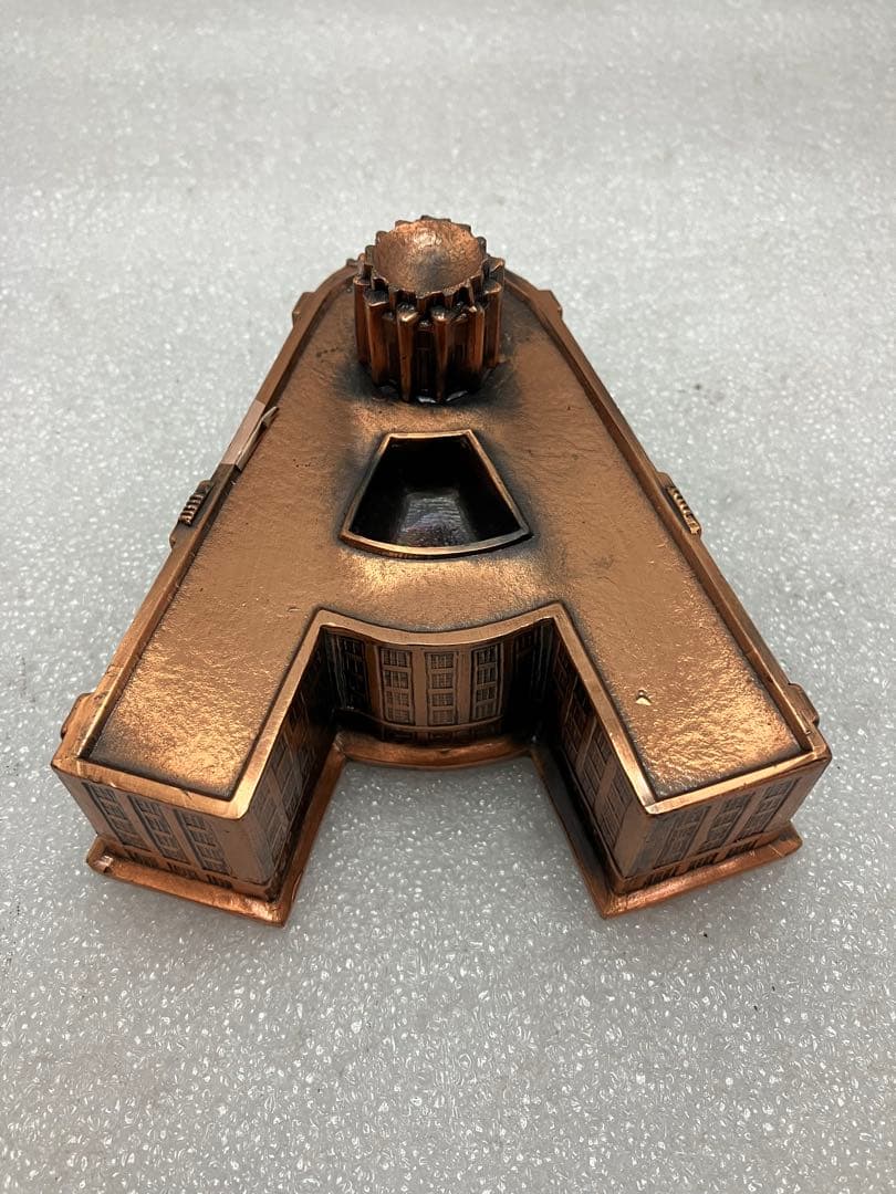 レア？【非売品】旧警視庁本部庁舎ミニチュアペン立て