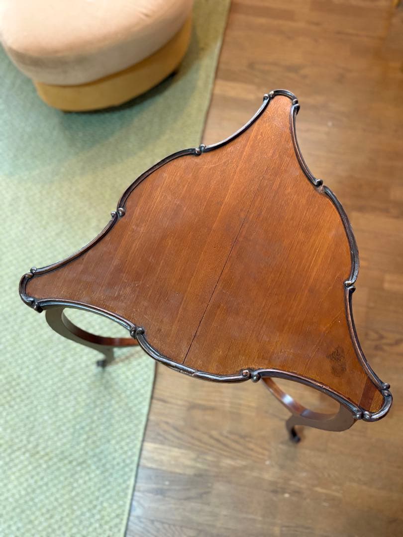 配送or引き取り］木製三角形テーブル アンティーク