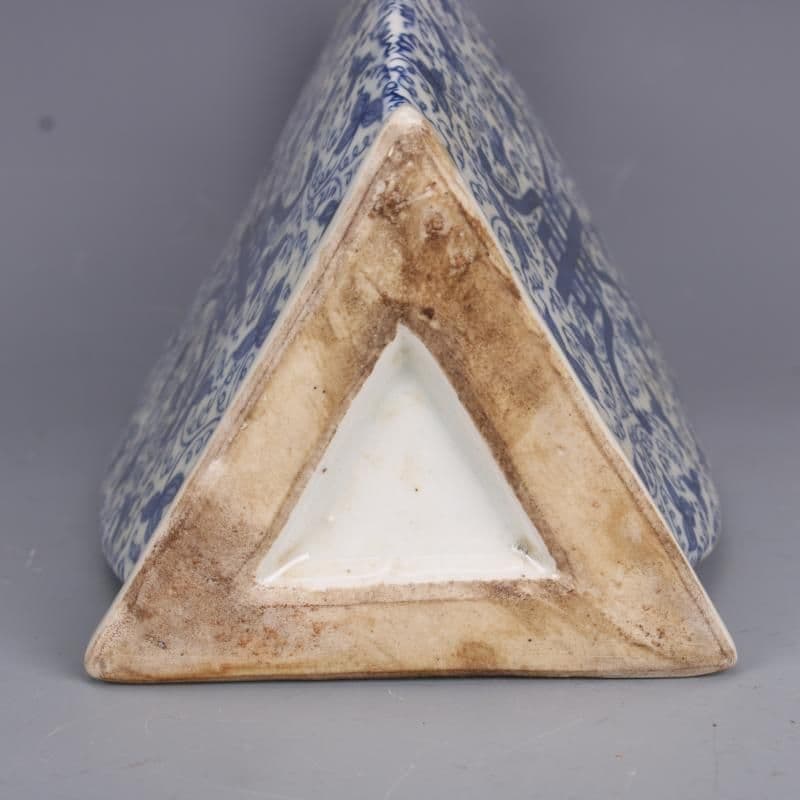 清康煕青花模様福寿三角瓶 景徳鎮 陶磁器 装飾品 現代工芸品