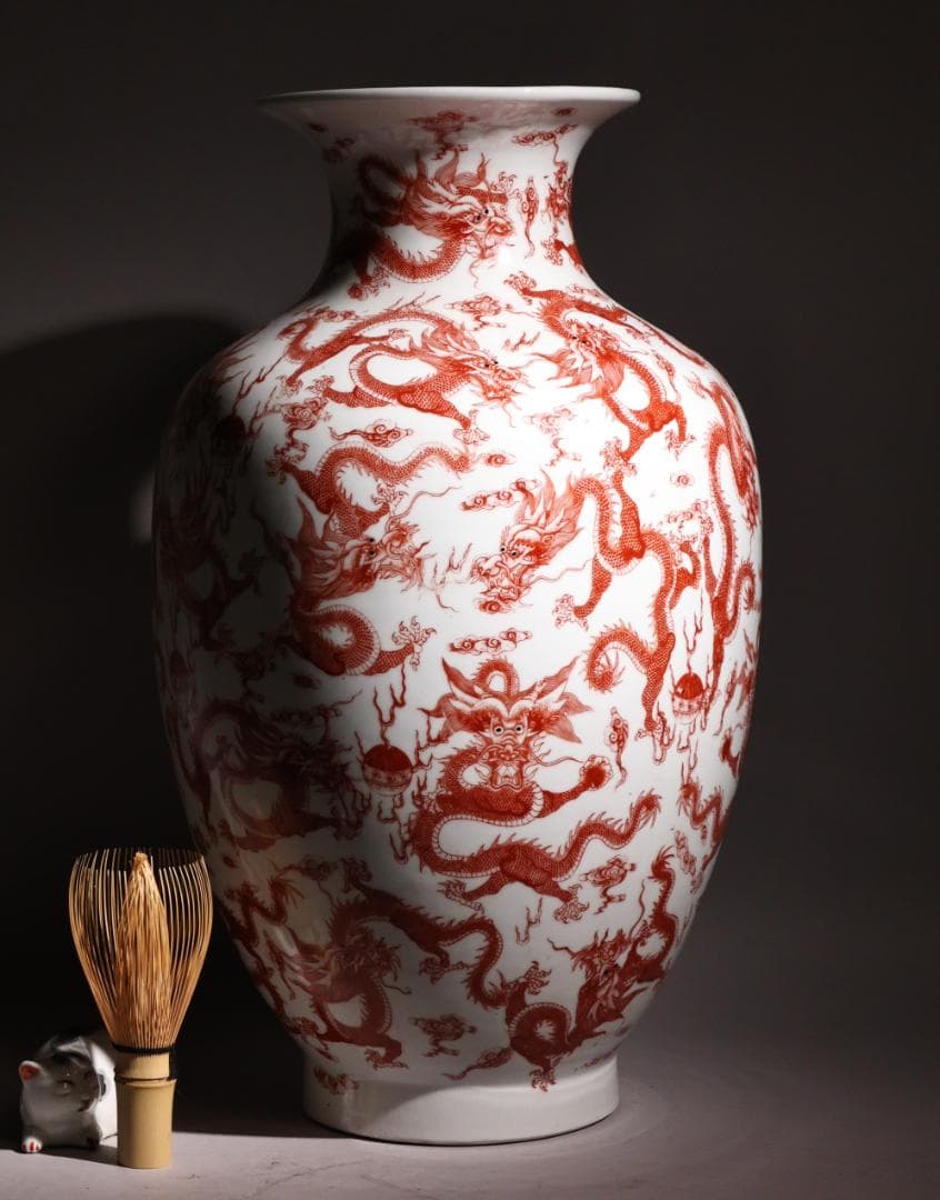 BK217 中国古玩 大清乾隆年製 銘 紅釉郡龍文様 花瓶 飾壷 壺 高40