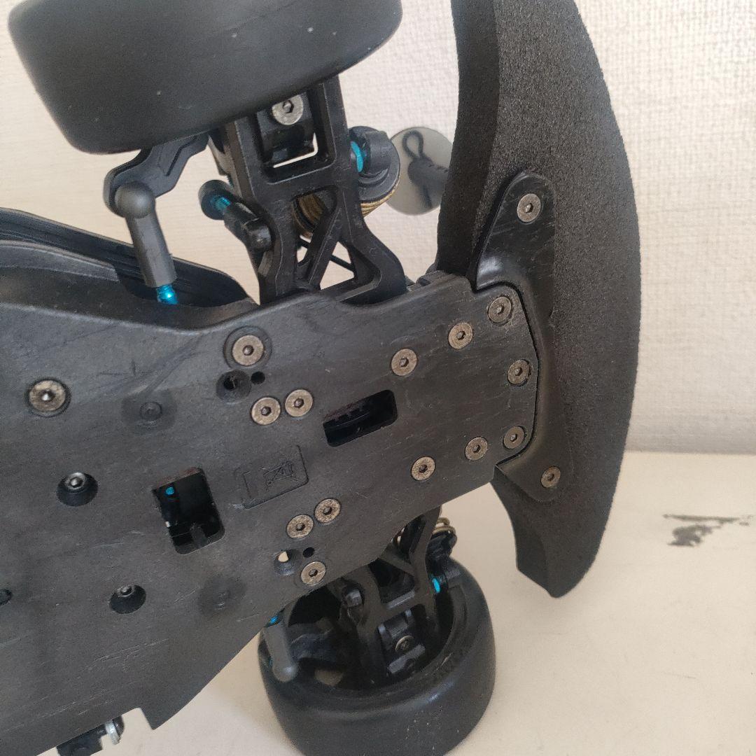 タミヤTA07シャーシ、モーター、ライキリボディ付き