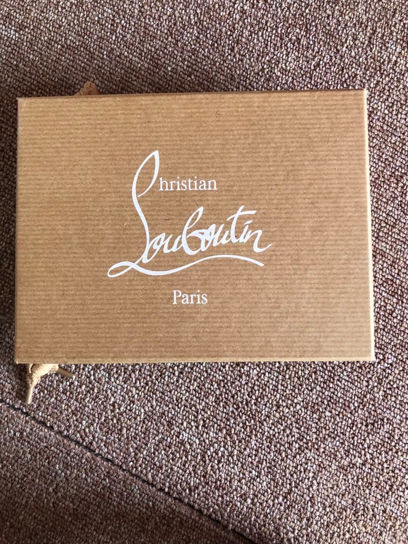 クリスチャンル　ブタン　ケース