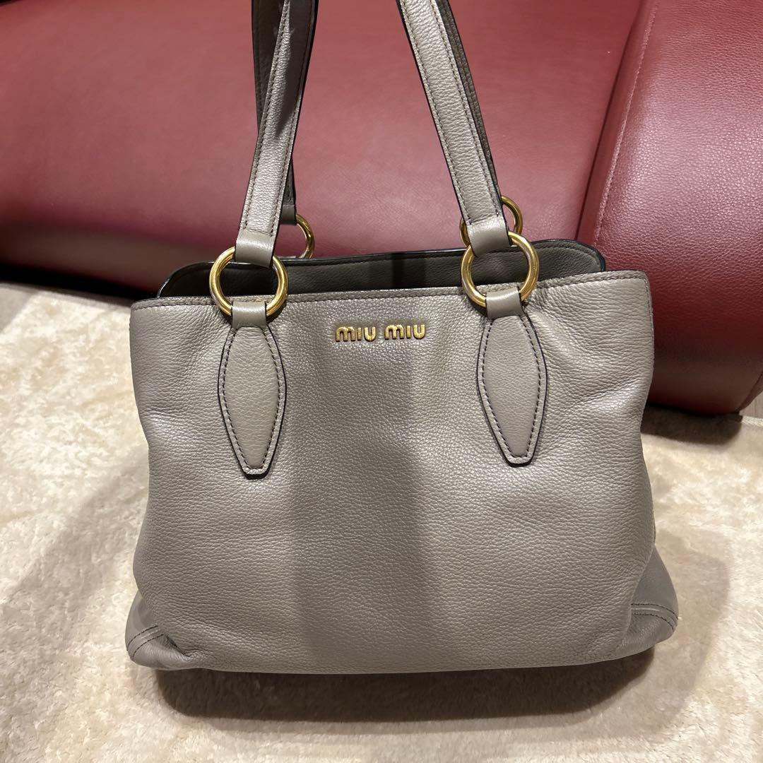MIU MIU グレー レザー バッグ