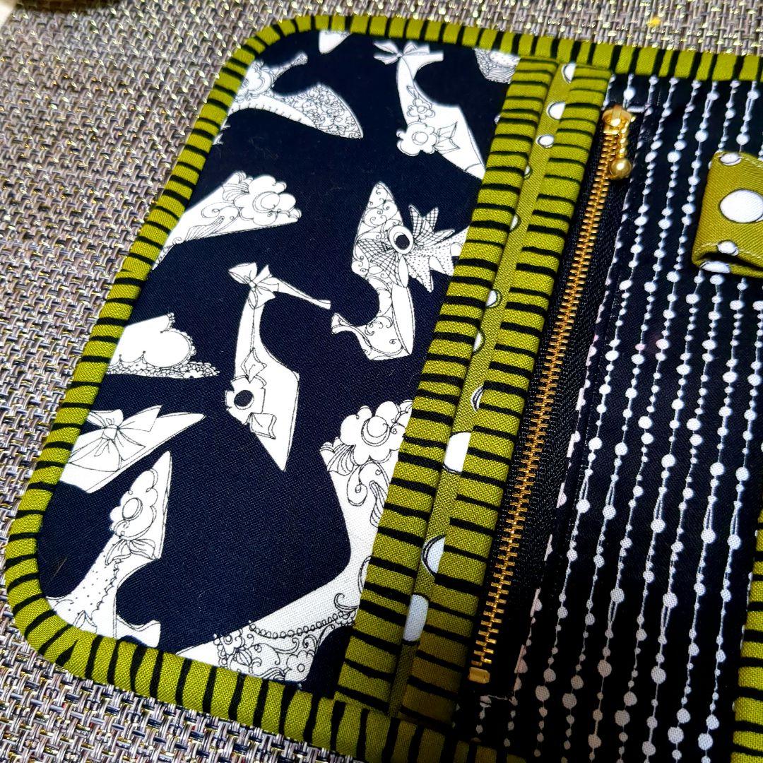 ロラライハリス　ハンドメイド　マルチケース