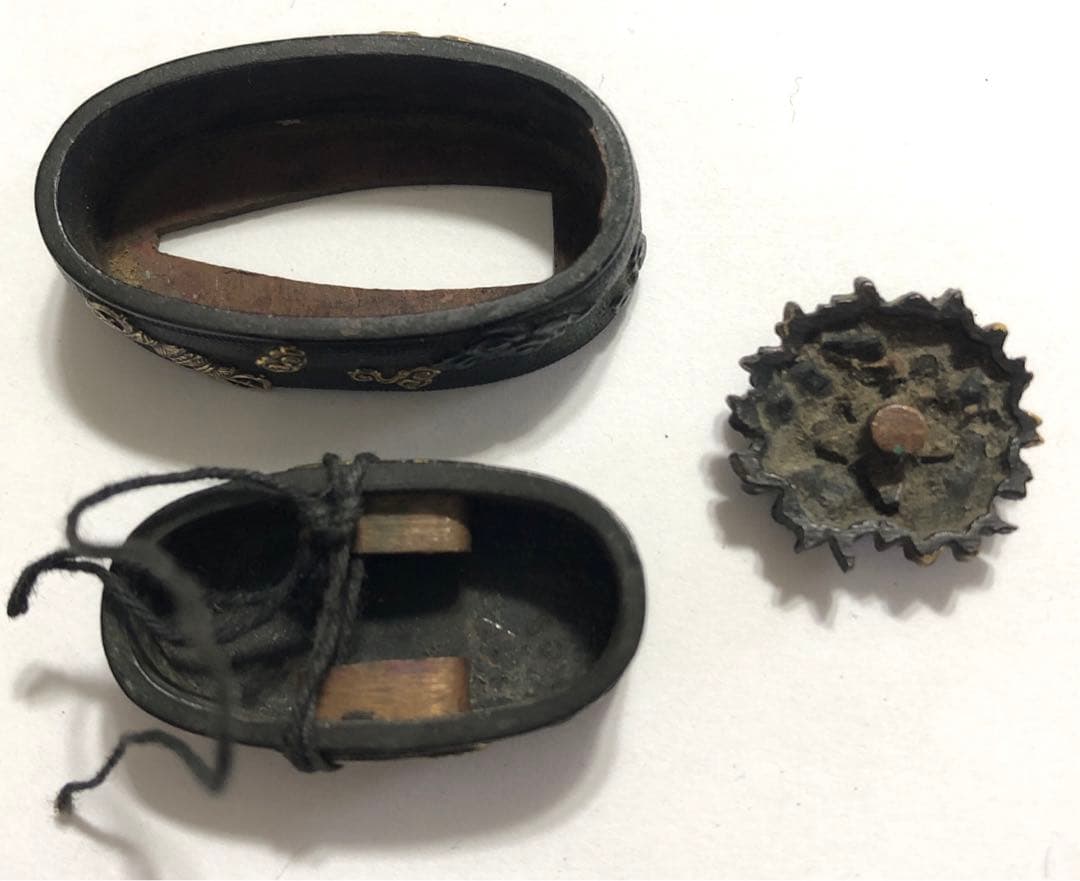 刀装具　三鈷杵図【頭、縁、釦】