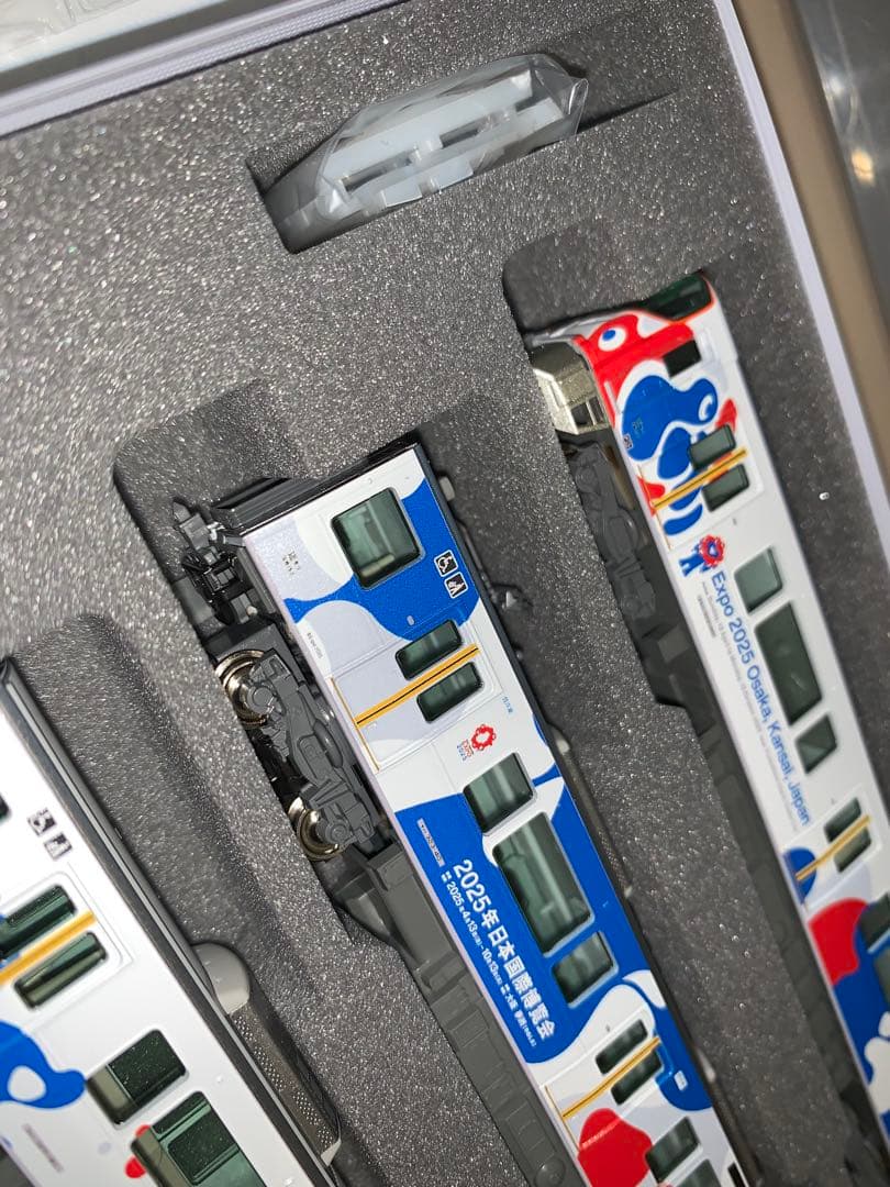 【白手袋使用！】KATO 10-1990 323系〈大阪・関西万博ラッピング〉