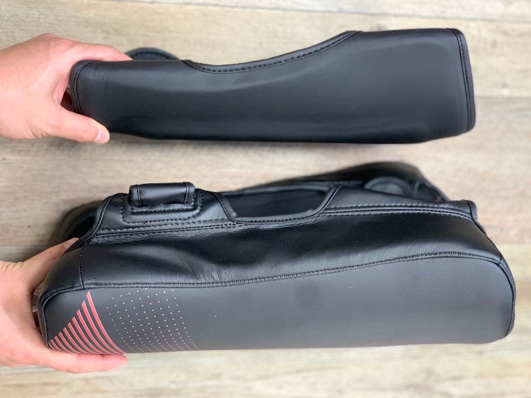 カーフキックミット ダブル 左右利用できます