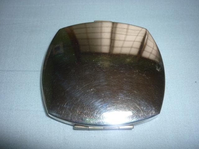 ◆美品 昭和初期（1925年頃）！花柄金銀彫金 純銀製 コンパクト重さ94.8ｇ