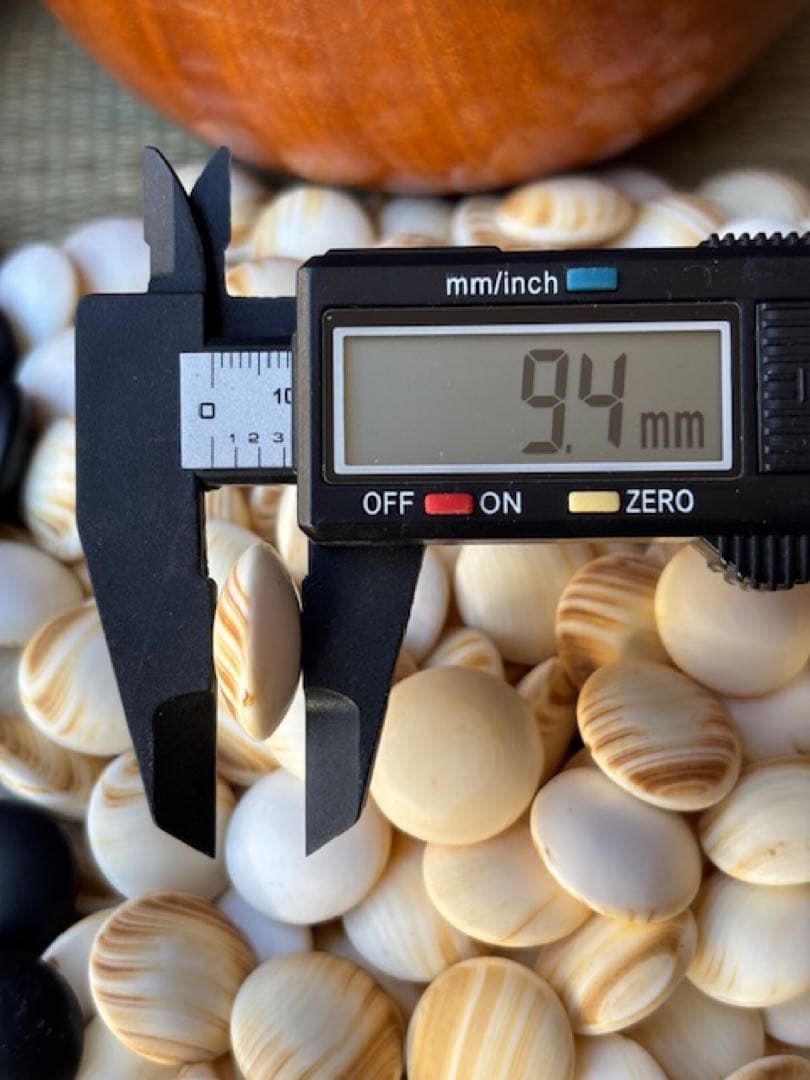 い*ぬ様 碁石蛤白石厚み約9.4mm那智黒黒石碁笥・碁盤付囲碁道具スワブテ日向本