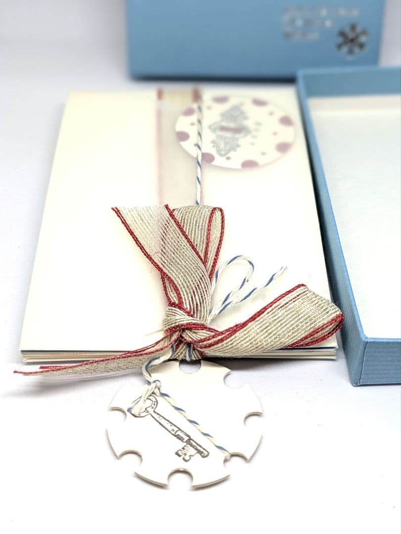 鳩山郁子 豆本と、サイン入りCAMERA Daysのフィル厶、（上箱無し