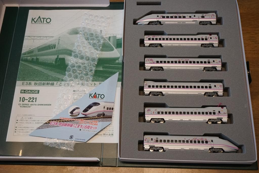 KATO E3系 秋田新幹線 30周年記念 桜ラッピング仕様 6両編成セット