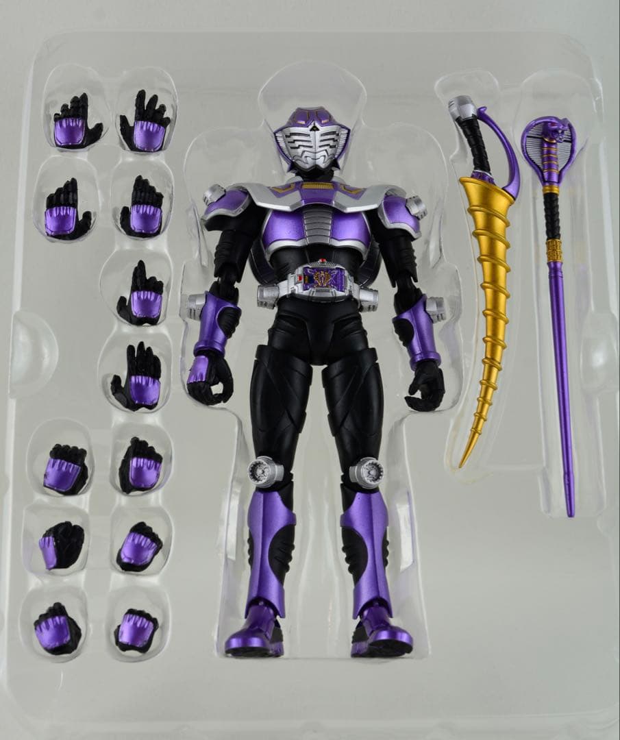 SHフィギュアーツ 仮面ライダー王蛇　龍騎