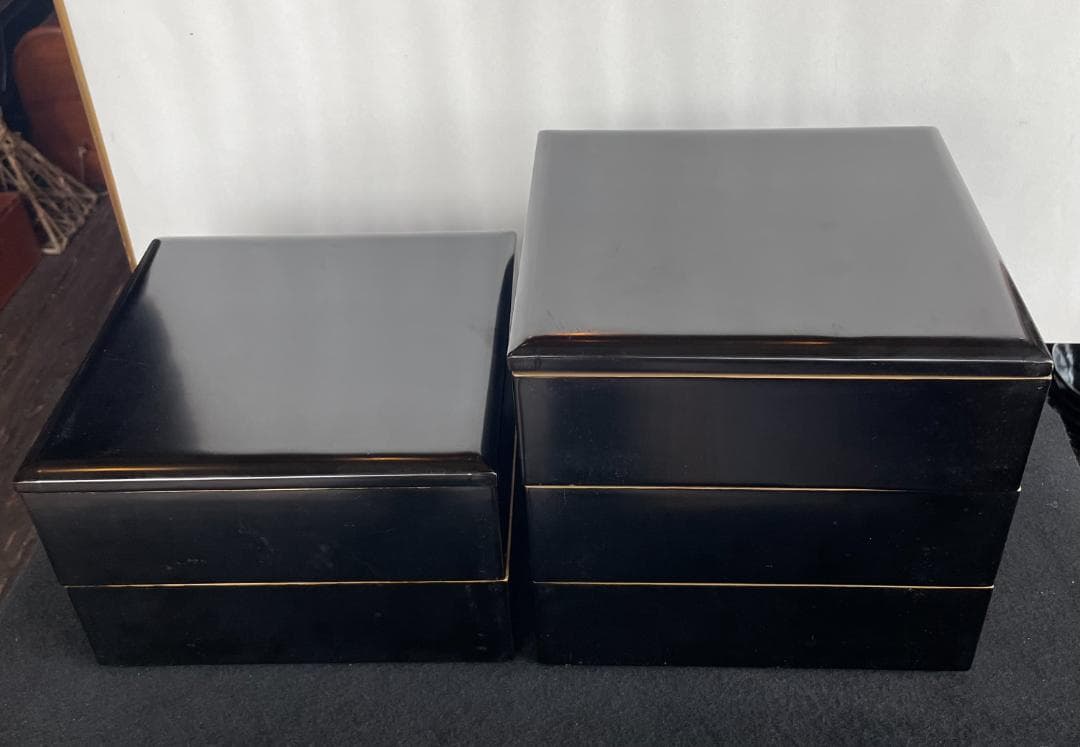 天然木 溜無地 五段重 蓋二枚 内朱塗 重箱 木箱入 木製 漆器 漆芸 骨董