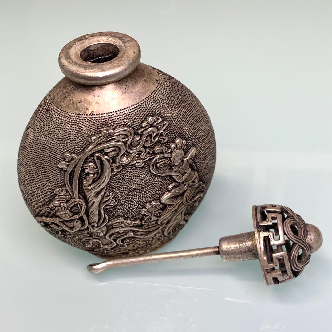清国の鼻煙壺 宝瓶 仙女彫刻 時代物 アンティーク
