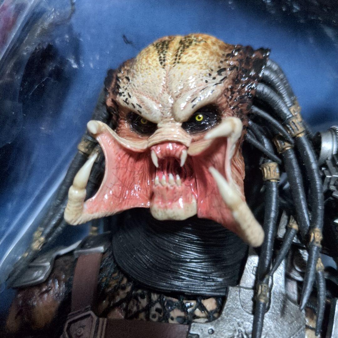 プレデター フィギュア ホットトイズ