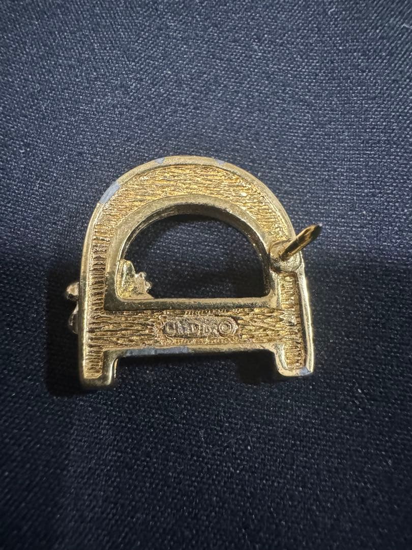 ✨クリスチャン ディオール ピンブローチ 蜂 ビー Dロゴ ゴールド 刻印