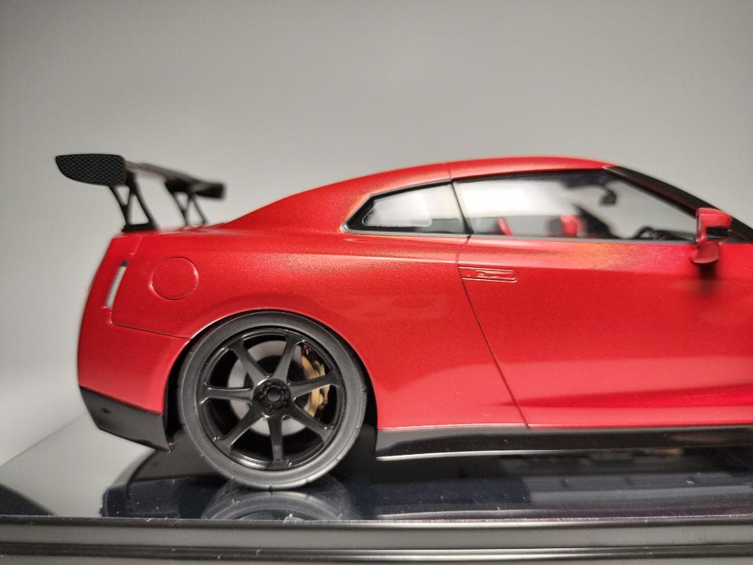 1/24 日産 R35 GTR プラモデル 完成品