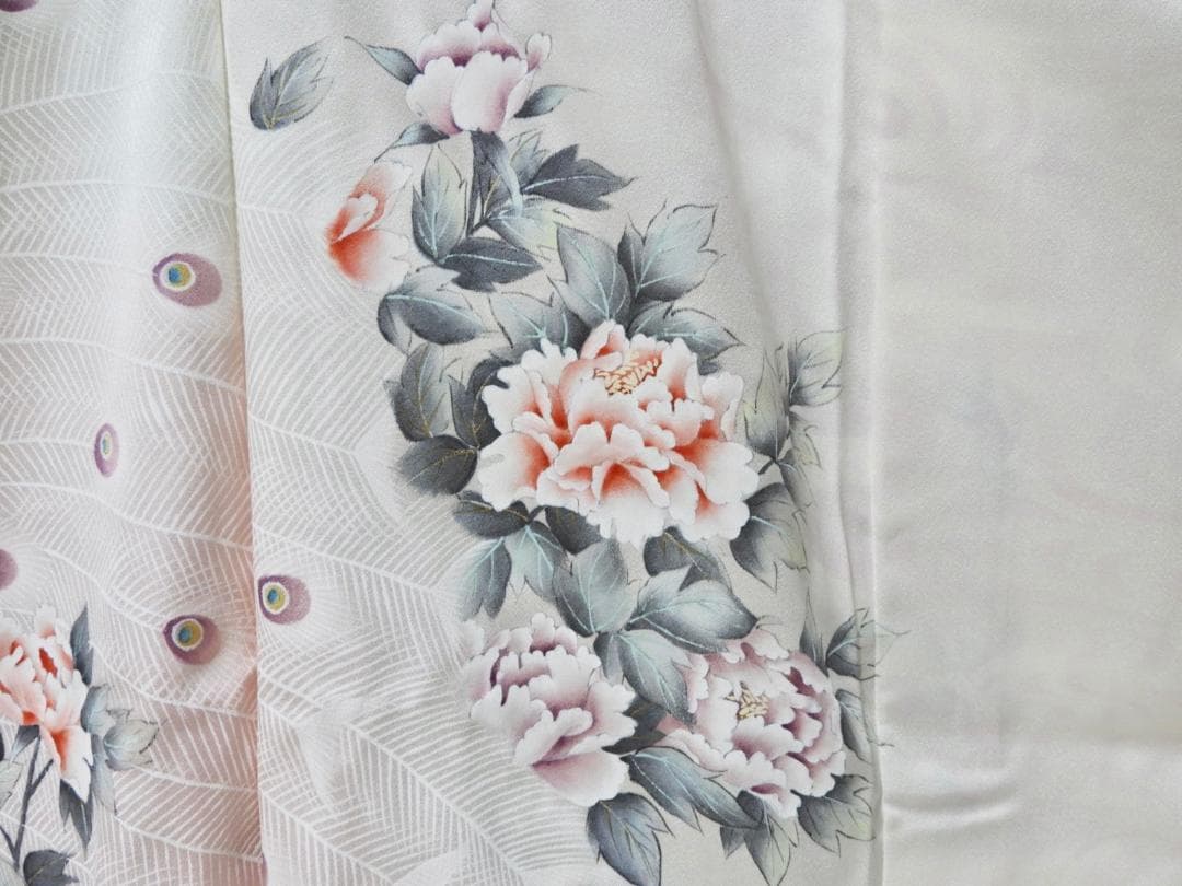 お値下げします 仮縫い 未仕立て 振袖 正絹 白地 孔雀と牡丹柄 レトロ