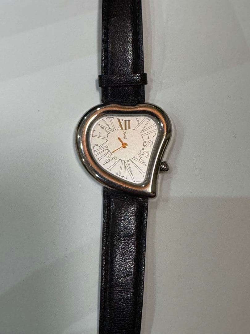 Yves Saint Laurent ハート型クォーツ時計 YSLイブサンローラン ハート