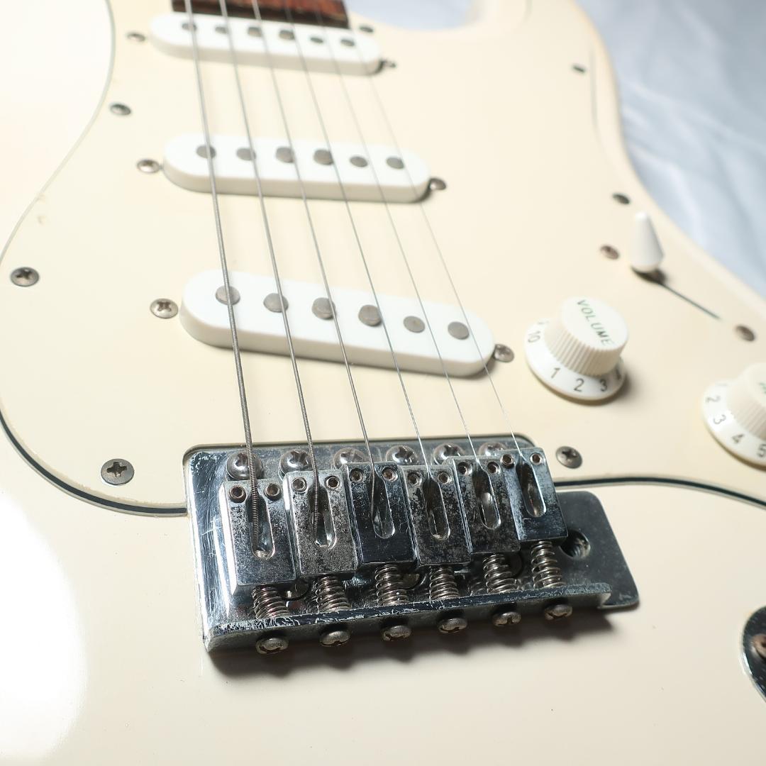 Mavis ストラトタイプ エレキギター ホワイト Ishibashi楽器