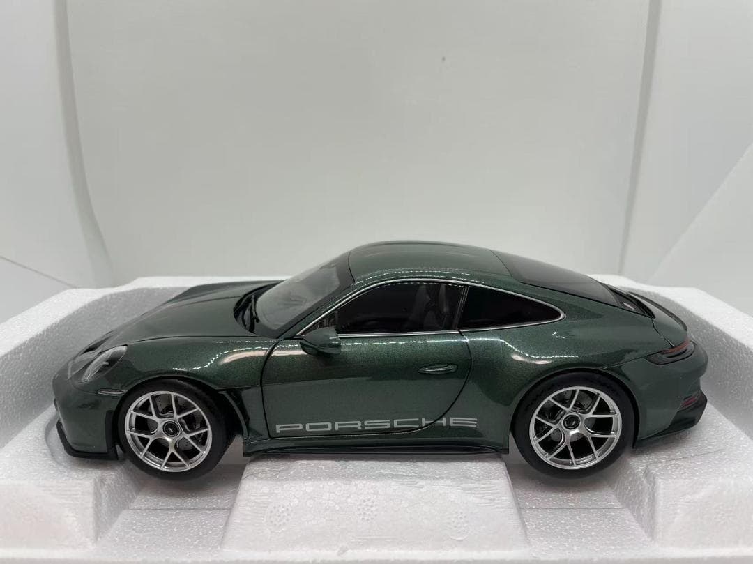304-049 ノレブ 1/18 ポルシェ 911 S/T 2023