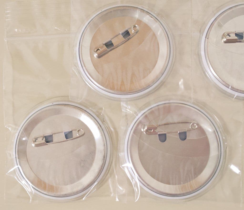 【セール中 非売品】ヘタリア 北欧 ノルウェー アイスランド 特典 缶バッジ