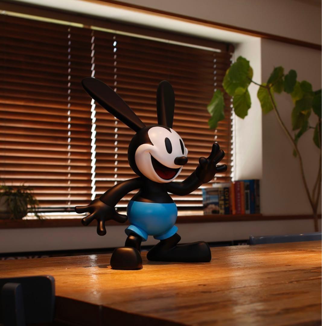 オズワルド・ザ・ラッキー・ラビット ビッグソフビフィギュア が本日